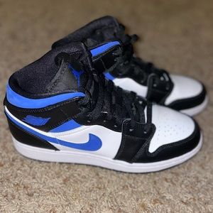 Jordan 1 Mid’s